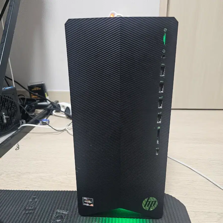 RYZEN 5600G,16G,250G 본체팝니다