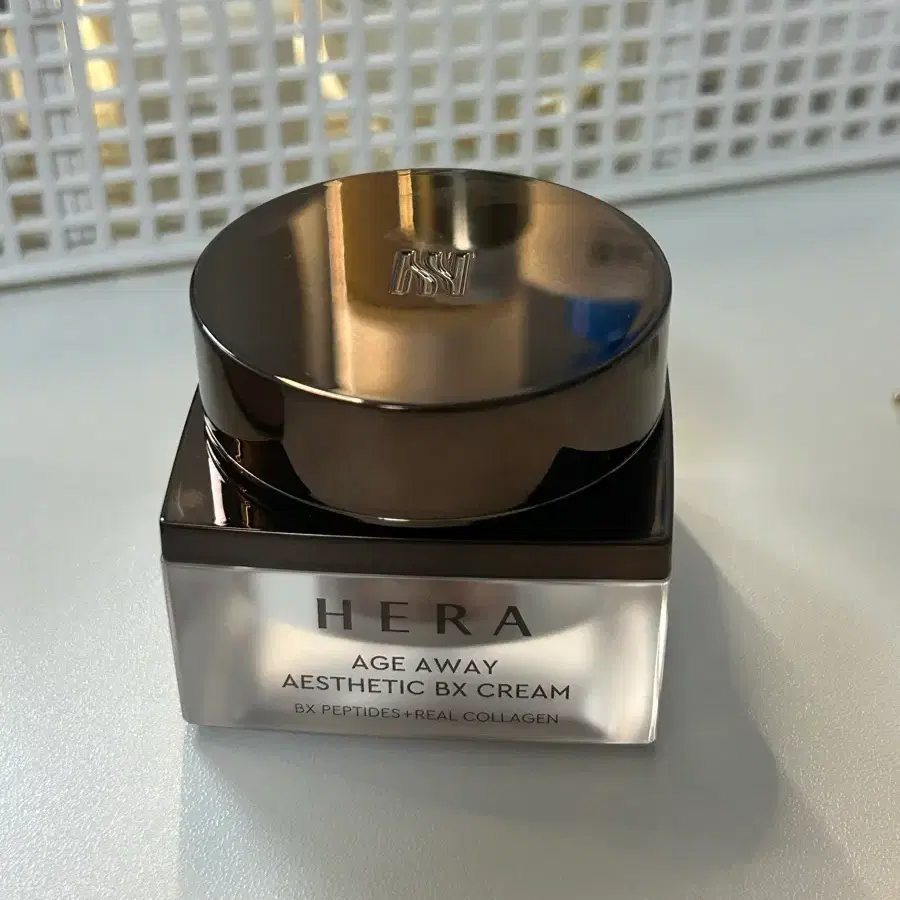 헤라 에이지 어웨이 에스테틱 BX 크림 25ml