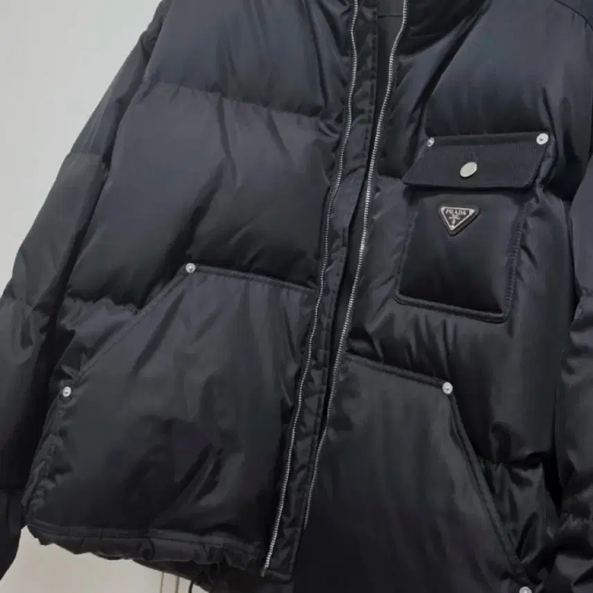 프라다 리나일론 패딩 블랙 XXXL 사진 1