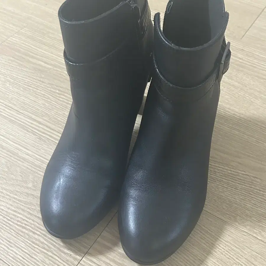 소가죽 검정 부츠