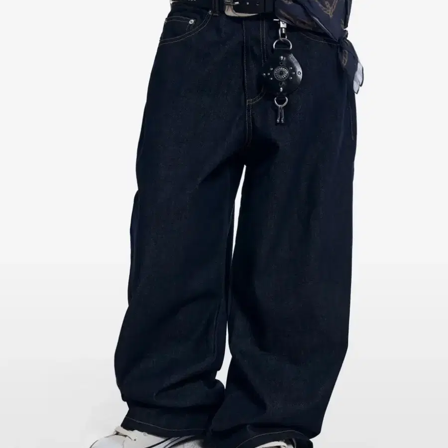 새상품) AAKAM 아캄 Leather Label Denim Pants (Blue)