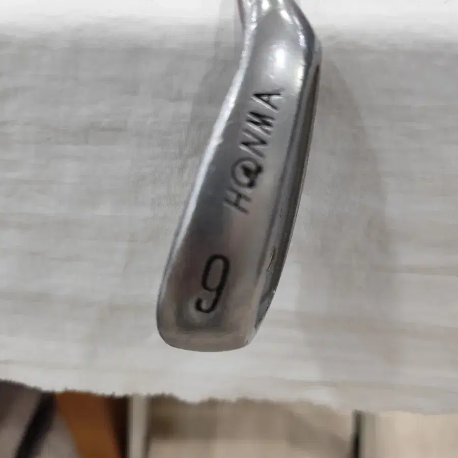혼마 LB-606. 2스타 .  9번 아이언(샤프트 R-1)