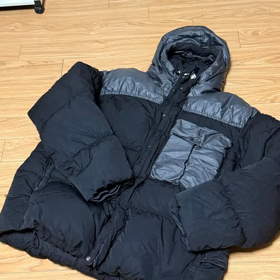 CP컴퍼니 에코크롬R 패딩
