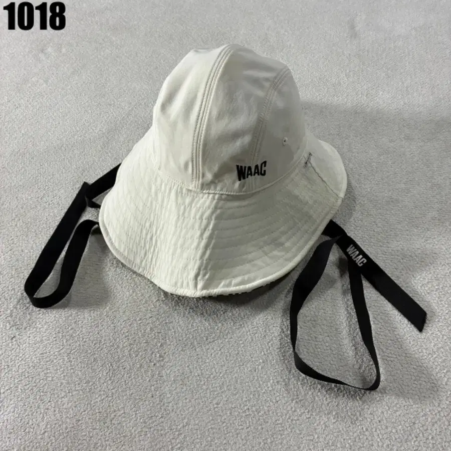 WAAC 왁 버킷햇 화이트 양면