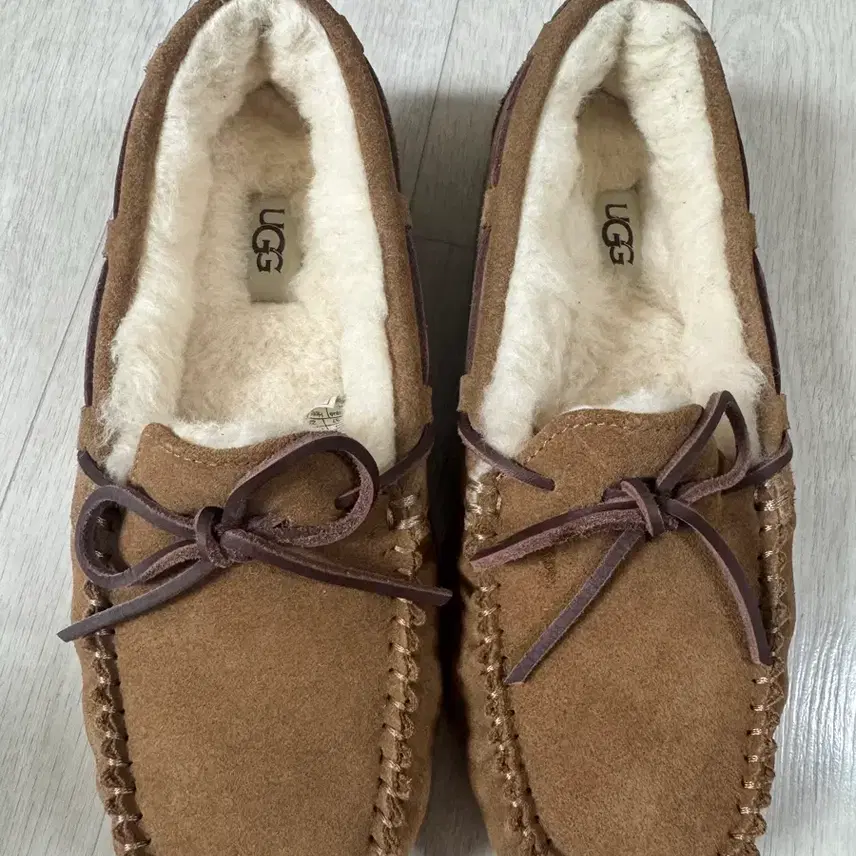 UGG UGG モカシン状態良い