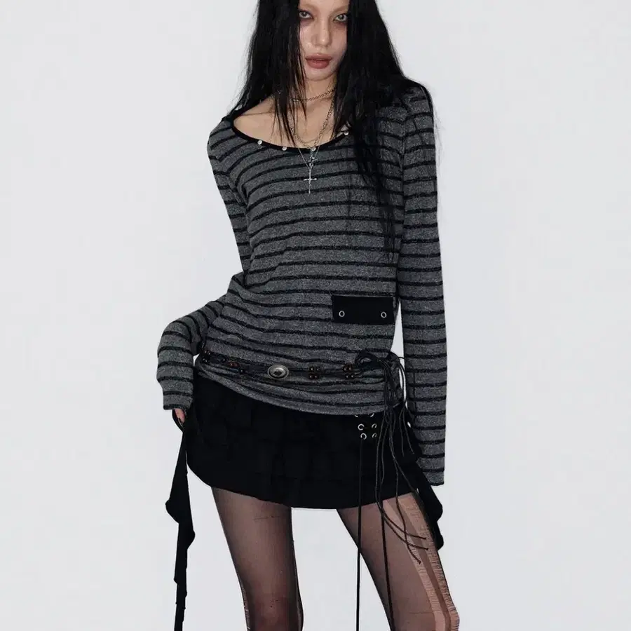 낫노잉 U Neck Stripe Stud Hoodie