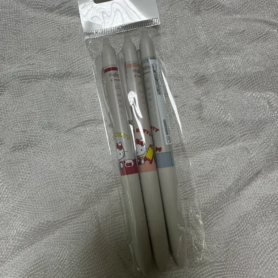 프릭션 헬로키티 지워지는 볼펜 3개 세트