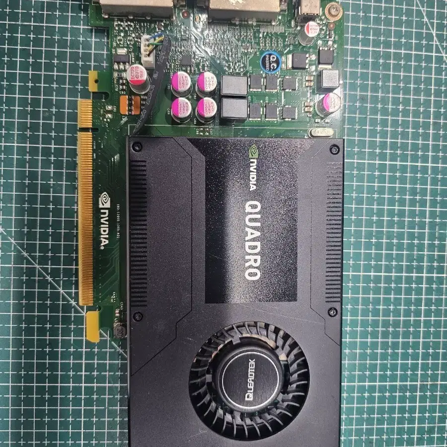 NVIDIA 쿼드로 그래픽카드