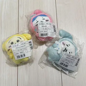 택 포함 새상품 치이카와 x 산리오 캐릭터즈 마스코트 우사기 하치와레
