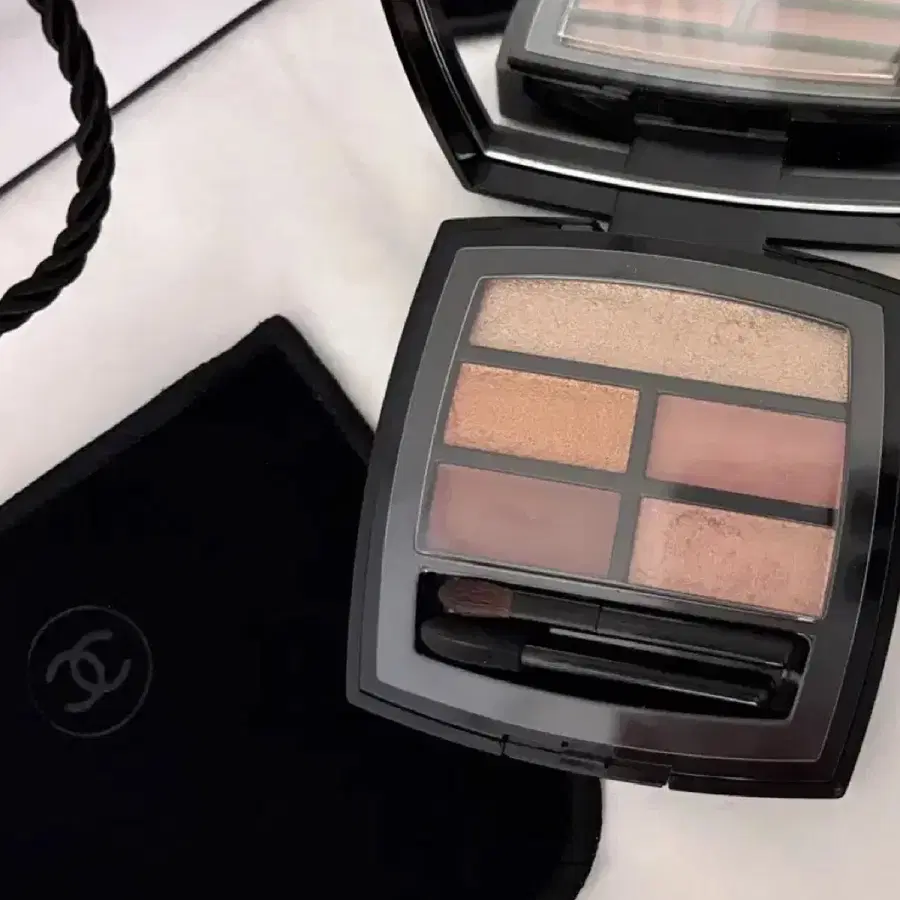 CHANEL 샤넬 레 베쥬 아이섀도우 팔레트 골든