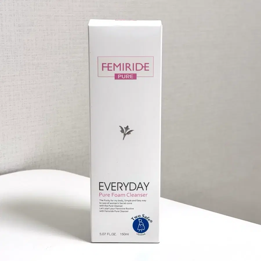 미개봉 새상품) 페미라이드 퓨어 폼 클렌저 150ml