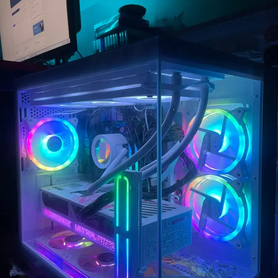 게이밍 pc 7800X3D RTX5080 램32GB m.2 1tb 판매합니다