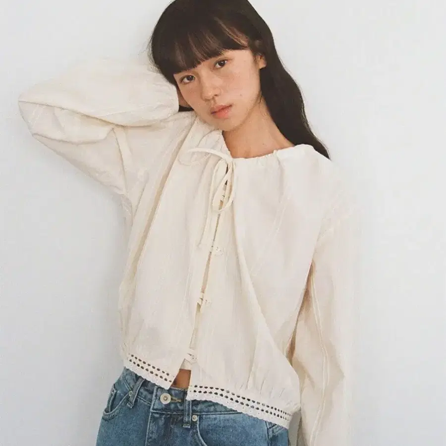 모의 안나 레이스 블라우스