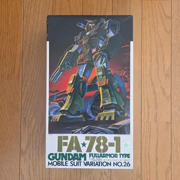 FA-78-1 건담 풀아머 타입 1/100 스케일 모델