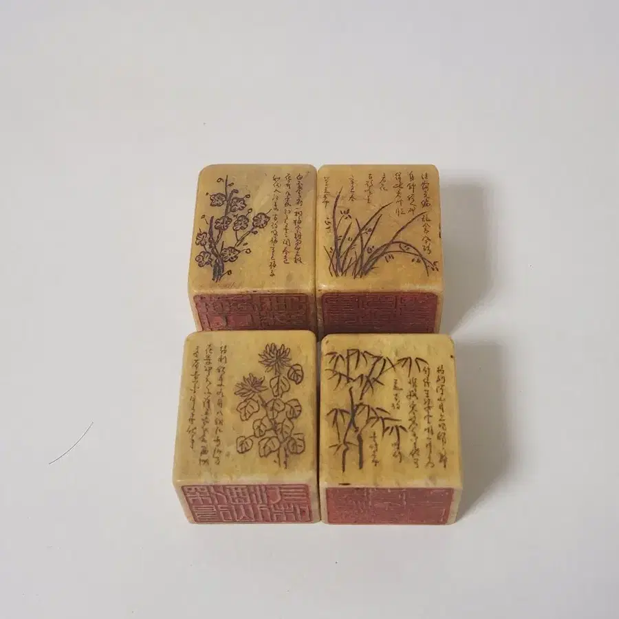 사군자 천연 황옥 인장 높이 3.9cm폭3.3cm 중국도자기