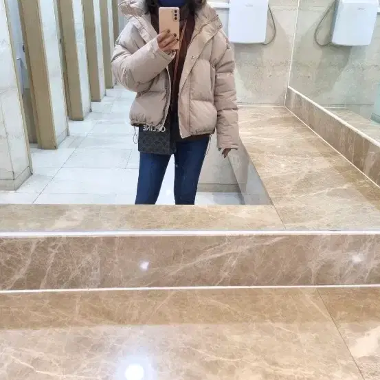 [Free] 베이지 숏패딩