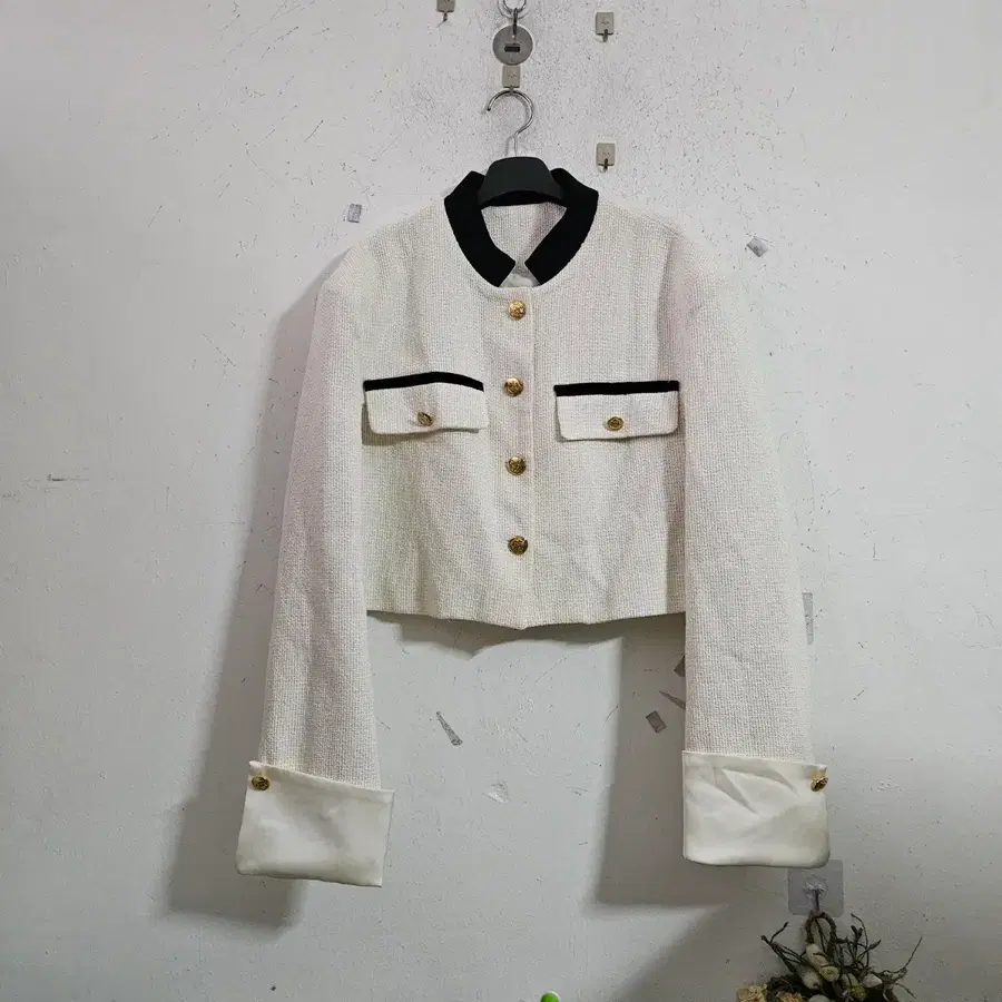 노카라 트위드 자켓 블랙 배색 금장 버튼