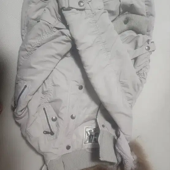 베이지색 퍼 후드 겨울 여성 자켓