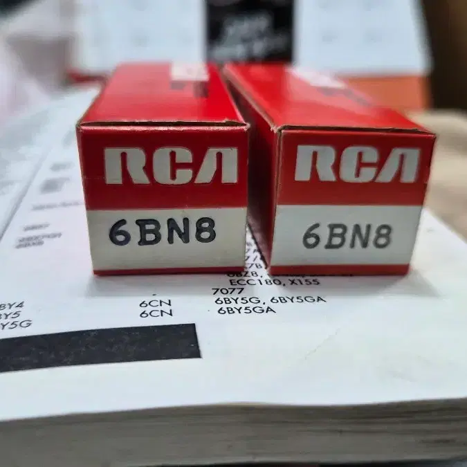 RCA 6BN8 진공관 2개