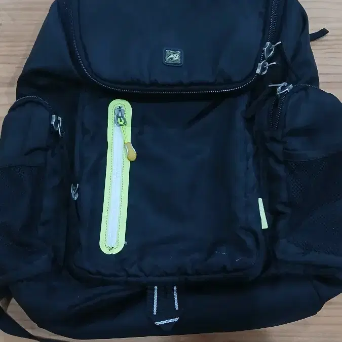 뉴발란스 백팩 블랙