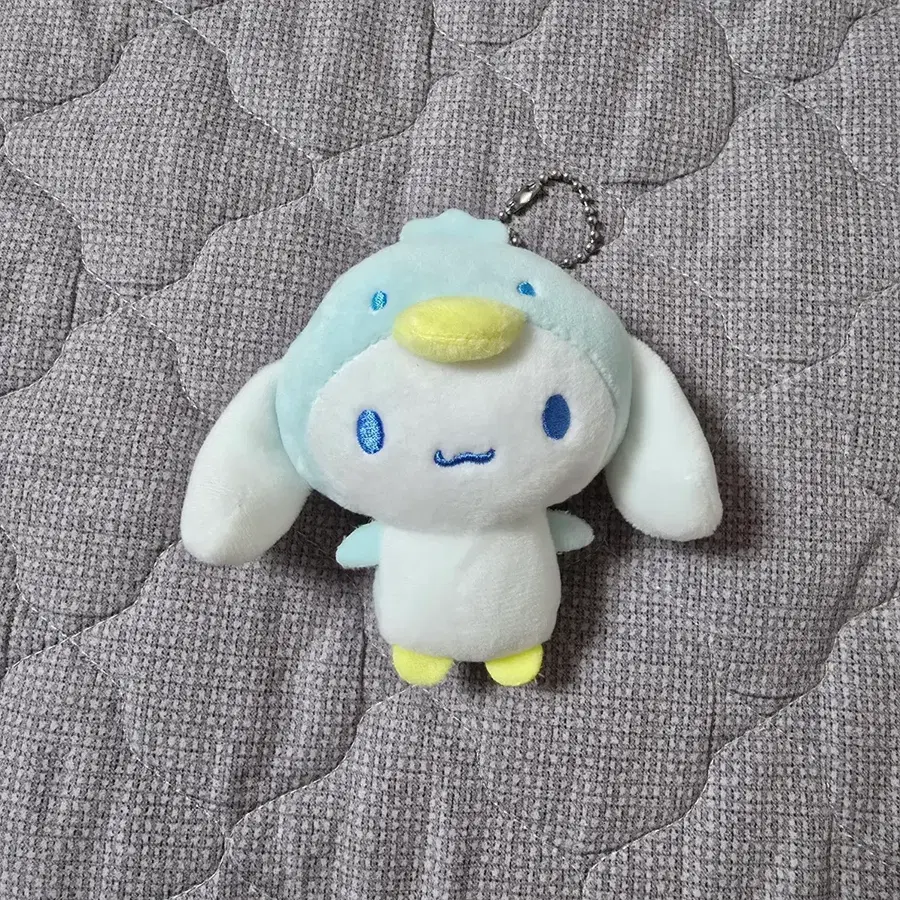 산리오 펭귄 시나모롤 인형 키링 뱃지