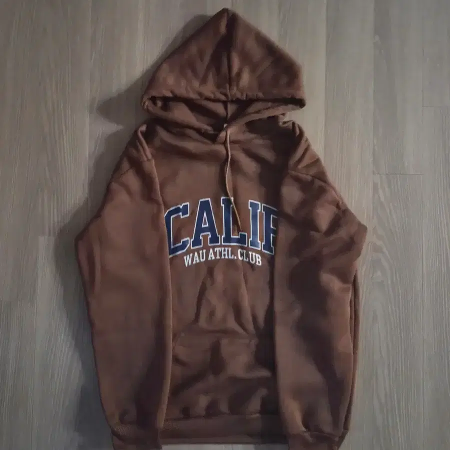 브라운 후드티 판매합니당! (Californie WAUATHL.CLUB)
