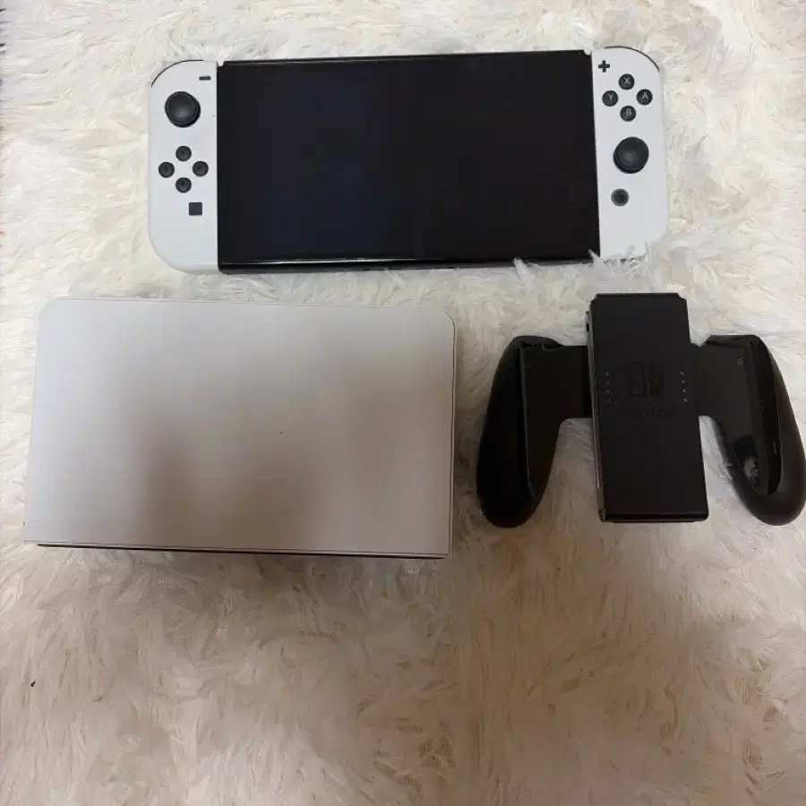 닌텐도 스위치 OLED 화이트 + 조이콘 그립