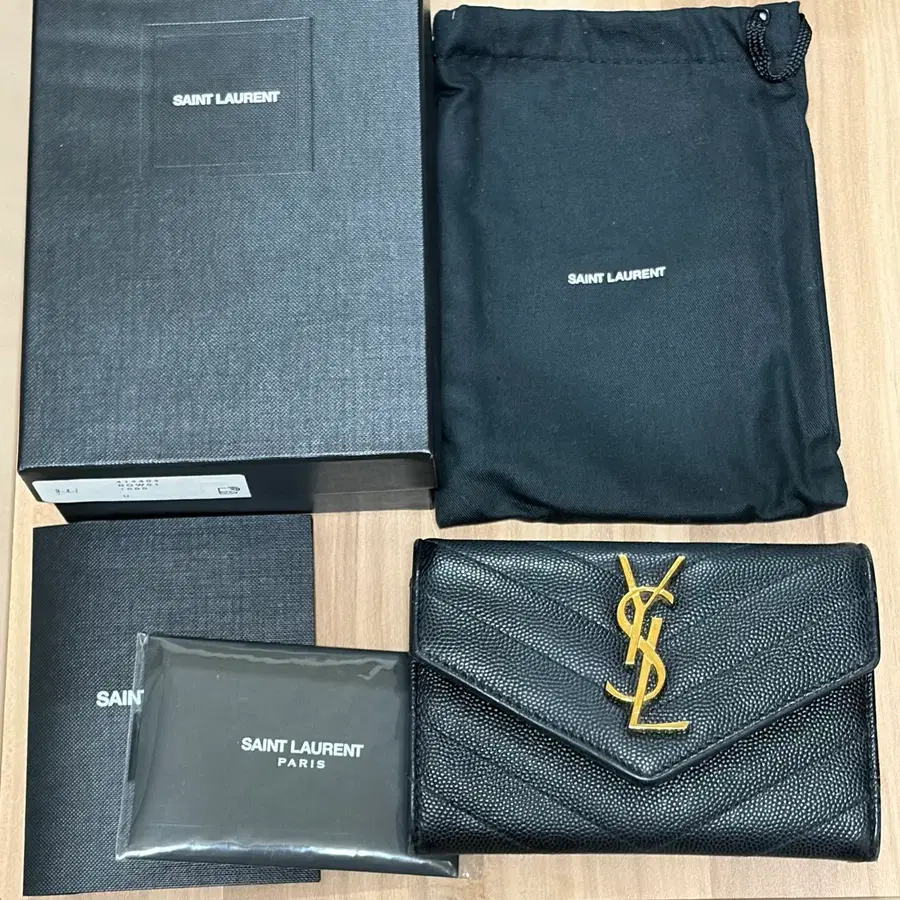 (정품, 급처) 생로랑 마틀라세 반지갑 카드지갑 블랙 금장