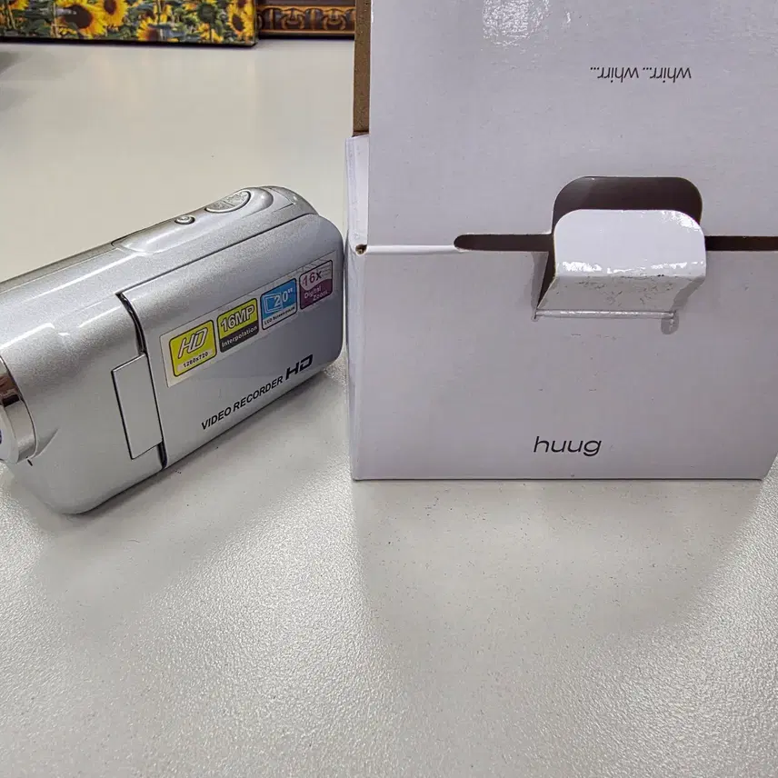 ヒューグY2K カムコーダー レトロビデオカメラ
