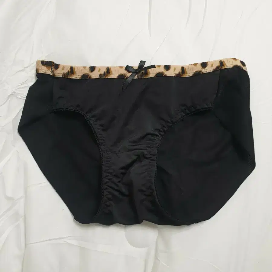 (중고)블랙 레오파드 브라 팬티 세트 세탁완료