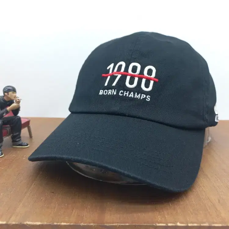 본챔스 BORN CHAMPS 1988 패스 입체 자수 레터링 야구 모자 볼캡 블랙