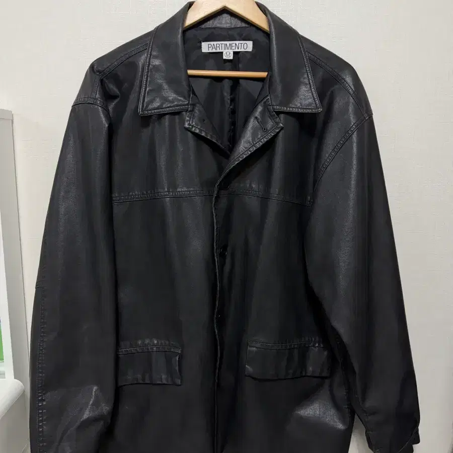 파르티멘토 VTG 워시드 레더 카 코트 블랙