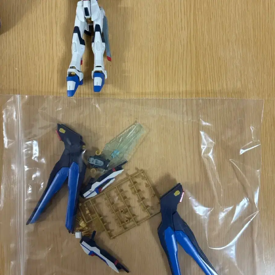 Hg 건담 스리덤