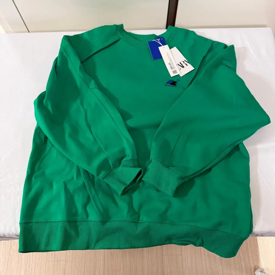 [L-XL 새상품] 자라 x 아더에러 오버사이즈 스웨트셔츠 그린