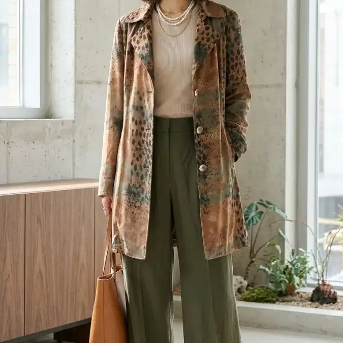 윤순영 레오파드 인견 롱 자켓