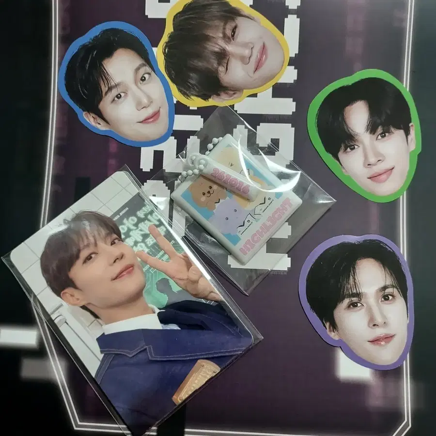 하이라이트 팬콘 첫콘 입장 포카 윤두준 양요섭 이기광 손동운 포토카드 키링 + 컨페티