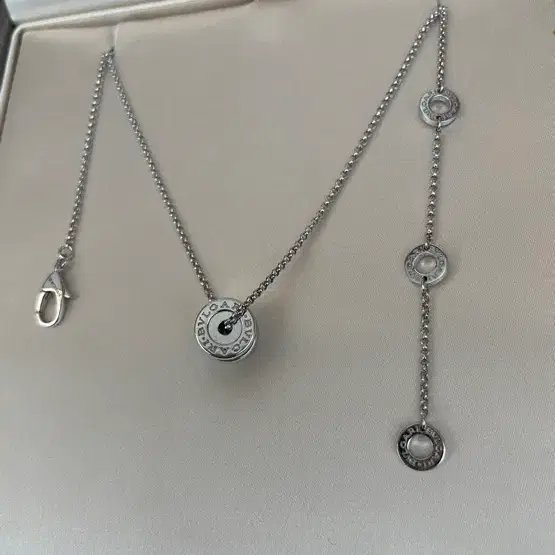 불가리 비제로원 미니파베 화이트골드 사진 2