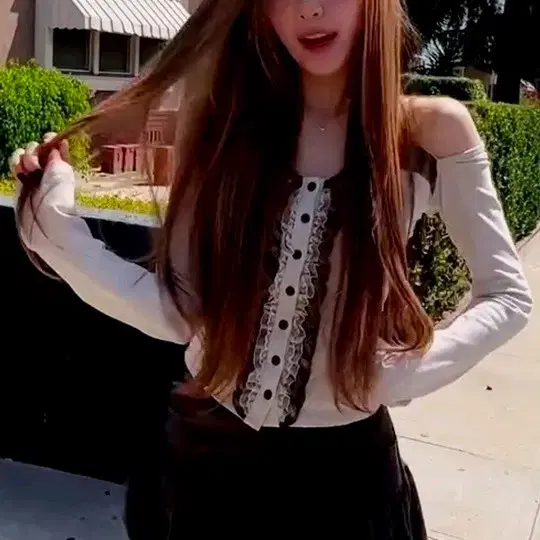 EYEER 이와이이알 체크패턴 레이어드 롱 슬리브 베이지