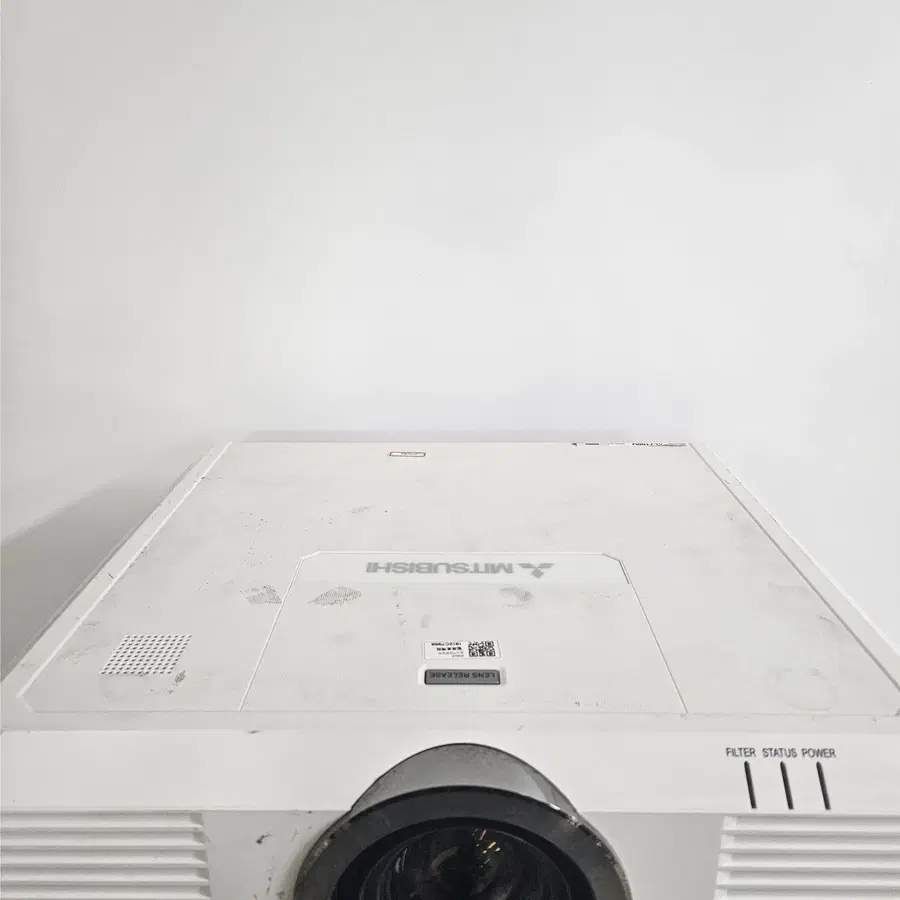 미쓰비시 XL7100U 6000안시 XGA 3LCD 고광량 빔프로젝터