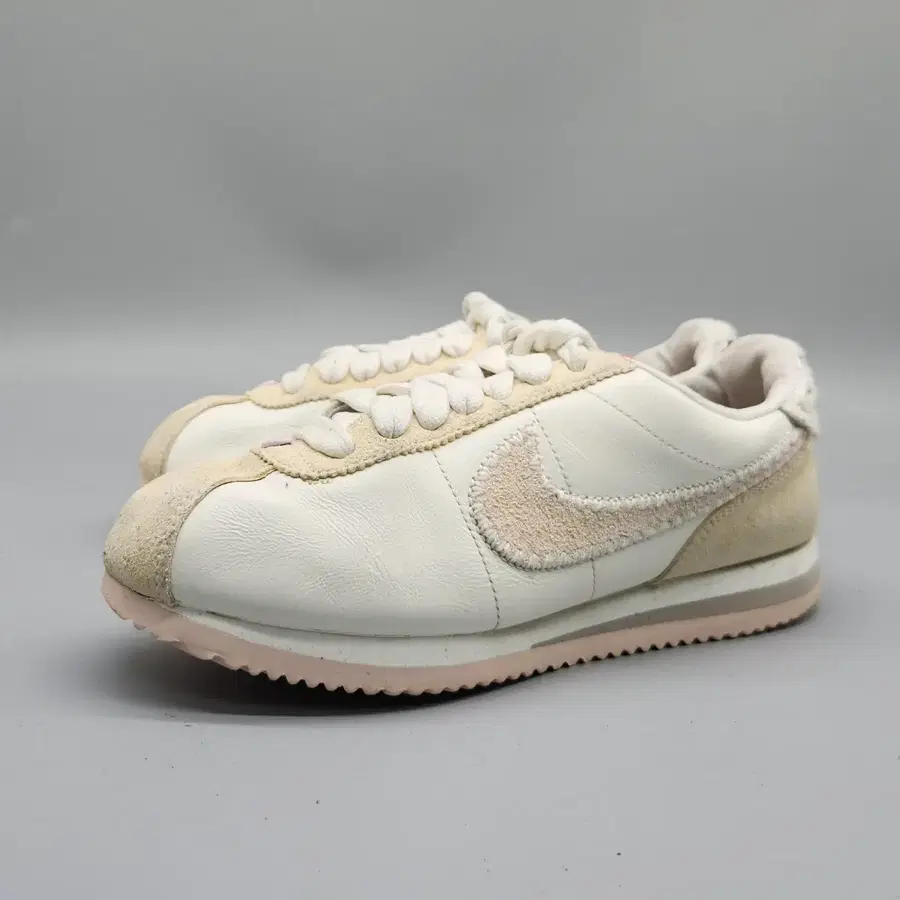 cc 나이키 코르테즈 밸런타인데이스니커즈 240