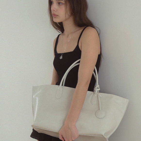 [새제품] 피에 아뜰리에 Roe shoulder bag 로에 숄더백