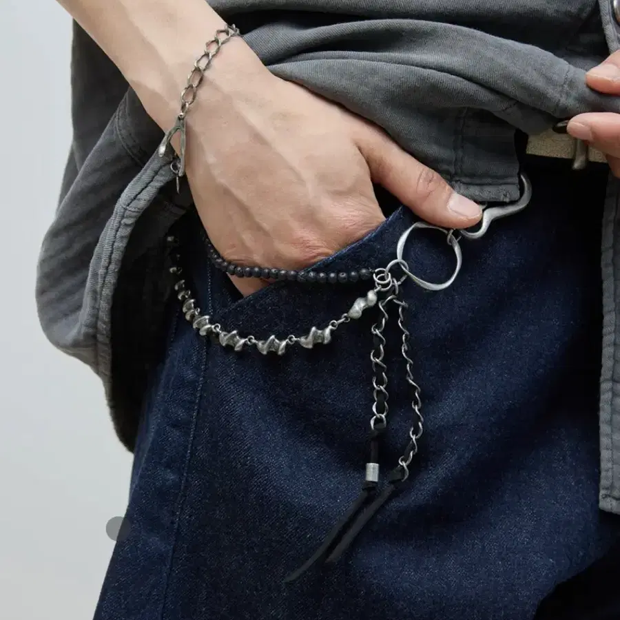 해칭룸 멜팅 키체인 / Melting Key Chain