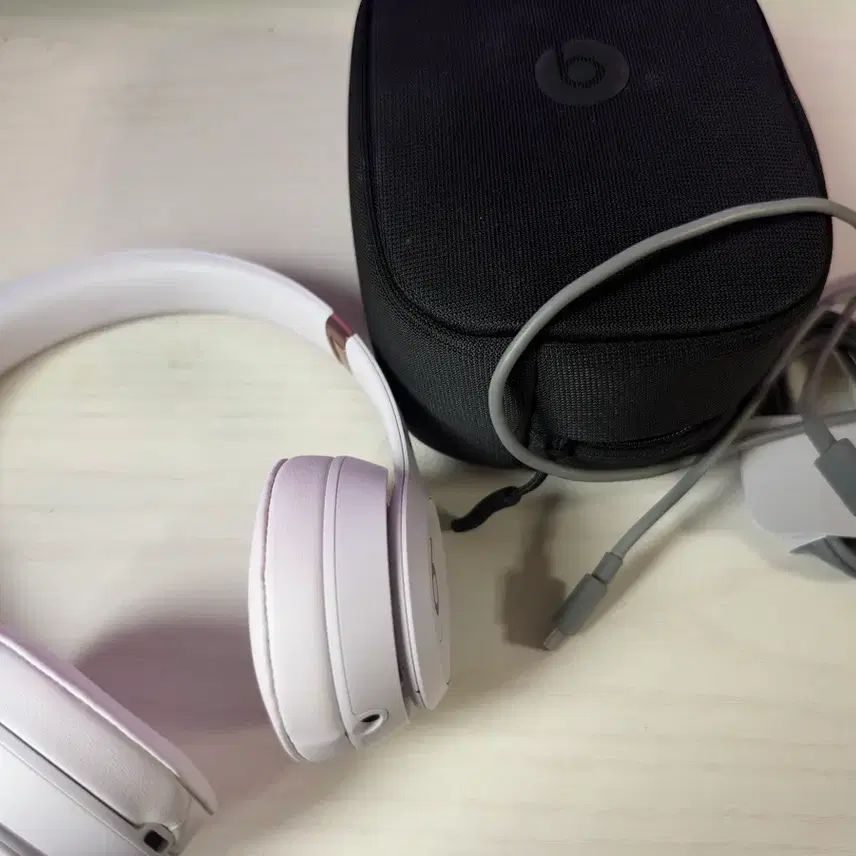 Beats solo4クラウドピンクヘッドフォン