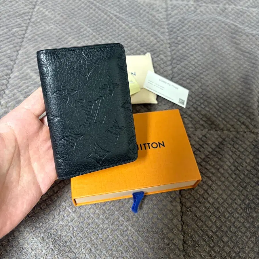 루이비통 쉐도우 오거나이저 지갑 블랙