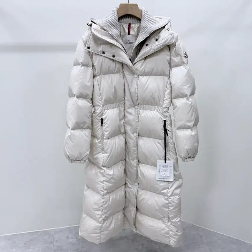 몽클레르 [S급/1] 26FW 몽클레어 샤머 여성 롱패딩 화이트 사진 1