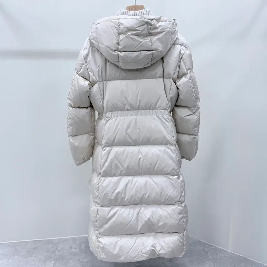 몽클레르 [S급/1] 26FW 몽클레어 샤머 여성 롱패딩 화이트 사진 4