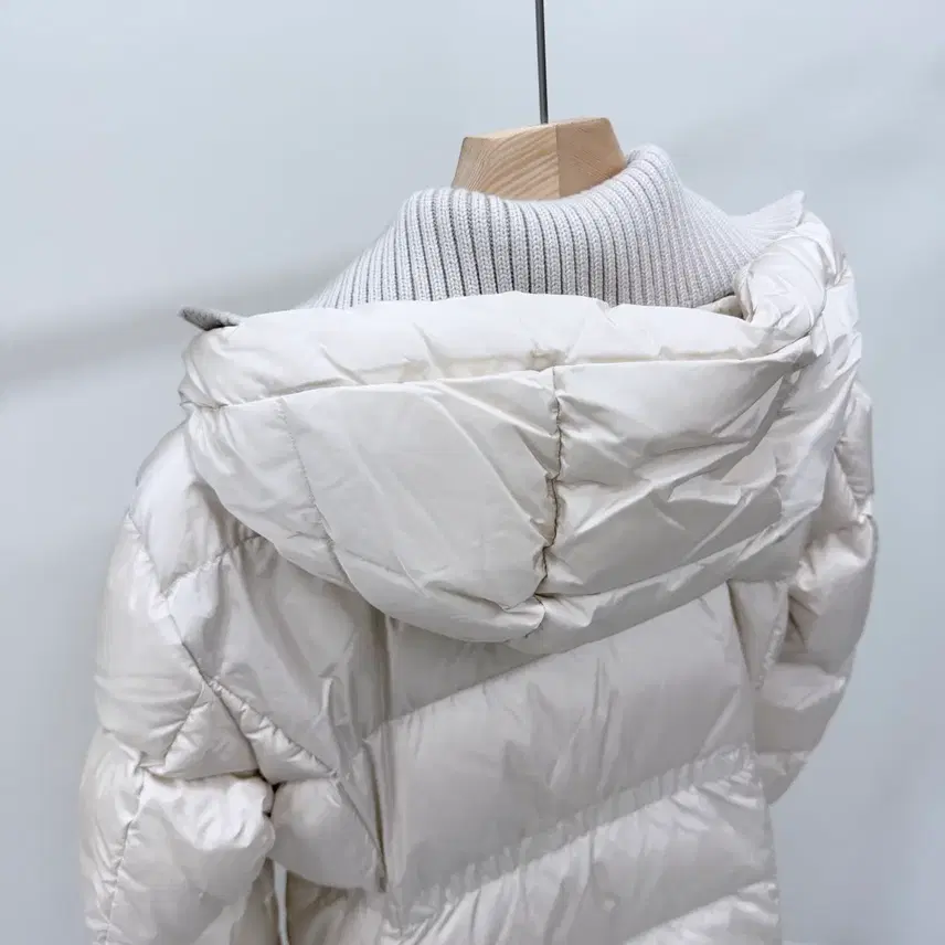 몽클레르 [S급/1] 26FW 몽클레어 샤머 여성 롱패딩 화이트 사진 5