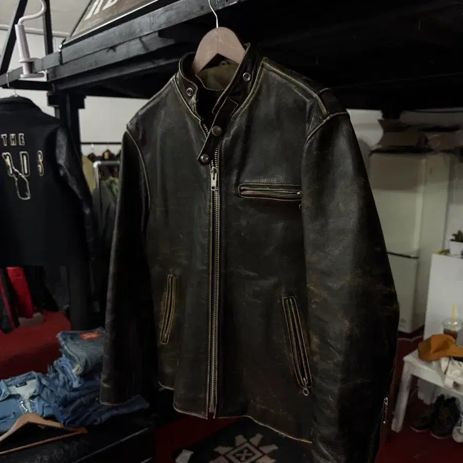 Vintage Distressed 싱글 라이더 레더 자켓
