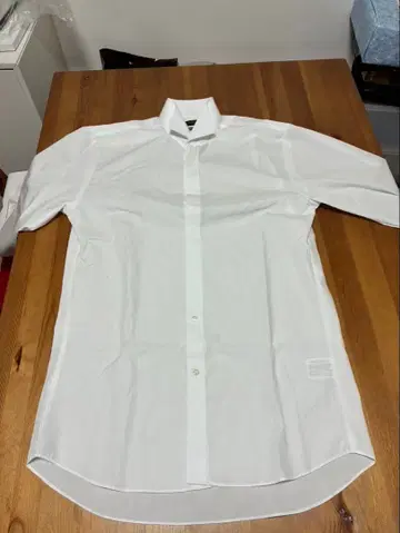 윙카라 셔츠 서스펜더 결혼식 신랑