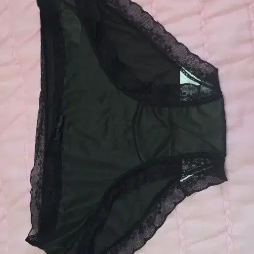 검정 레이스 란제리 속옷